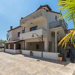 Reizendes Apartment Nur 250 Meter Zum Strand Mit Privater Terrasse, Grill, Wifi