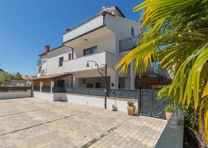 Reizendes Apartment Nur 250 Meter Zum Strand Mit Privater Terrasse, Grill, Wifi