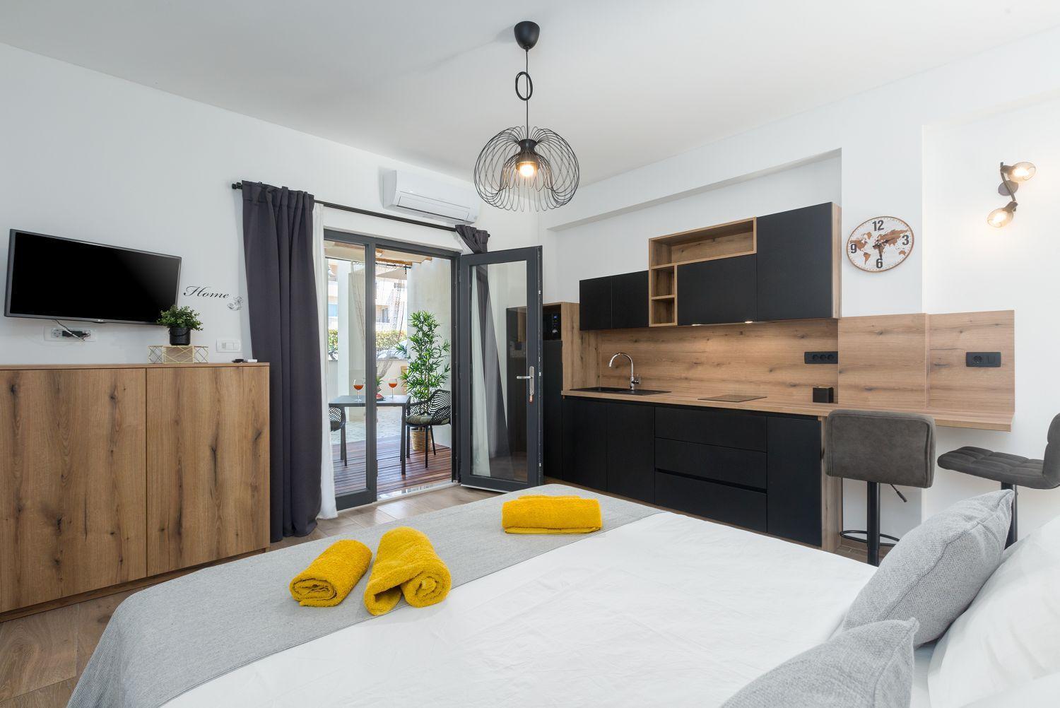 Apartment Reizendes Nur 250 Meter Zum Mit Privater Terrasse, Grill, Wifi *