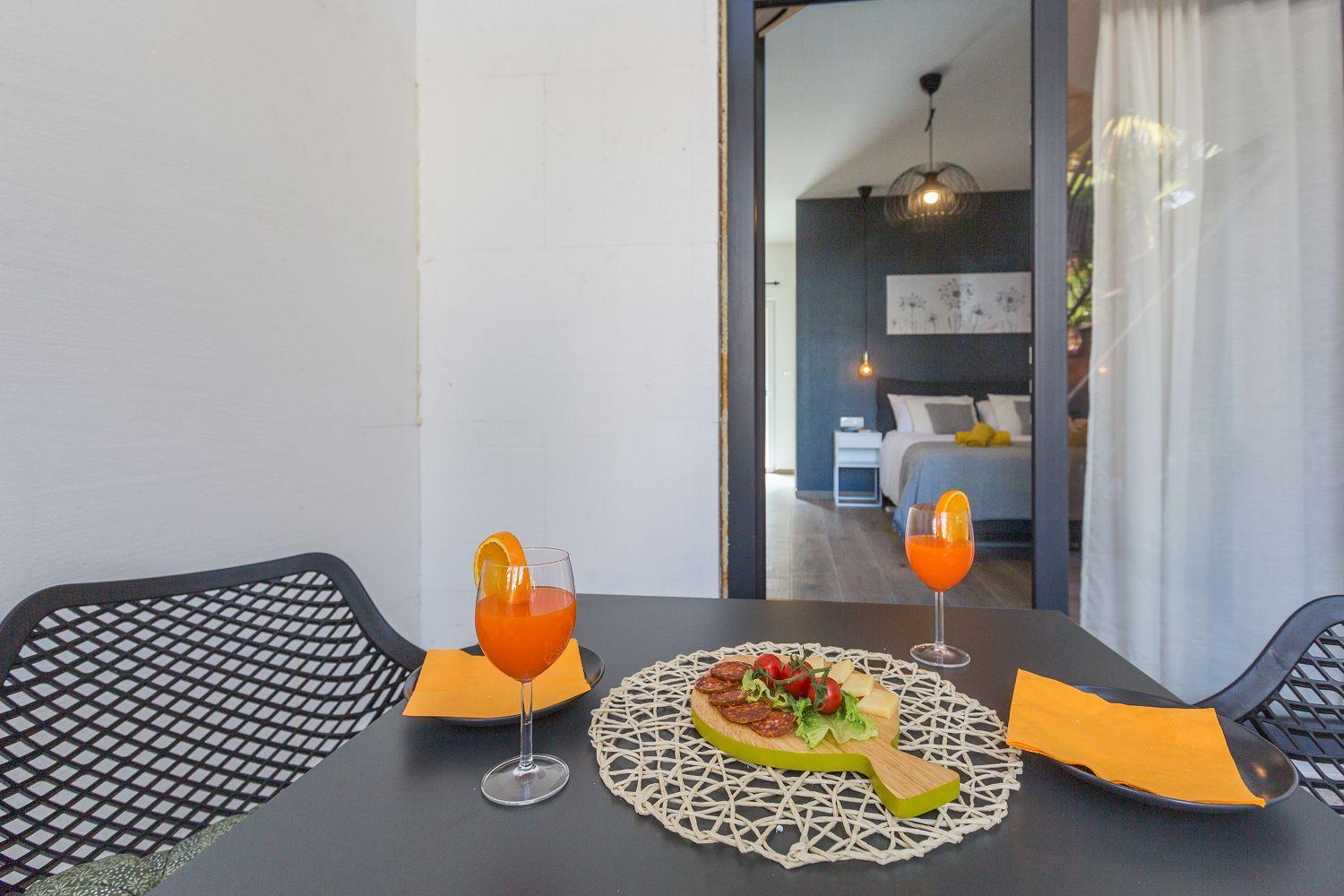Reizendes Nur 250 Meter Zum Mit Privater Terrasse, Grill, Wifi Apartment